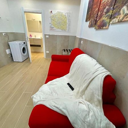 50 Tourist House Bologna - Pratello - Self Check-In Apartment Ngoại thất bức ảnh