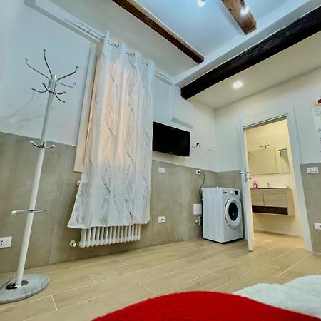 50 Tourist House Bologna - Pratello - Self Check-In Apartment Ngoại thất bức ảnh