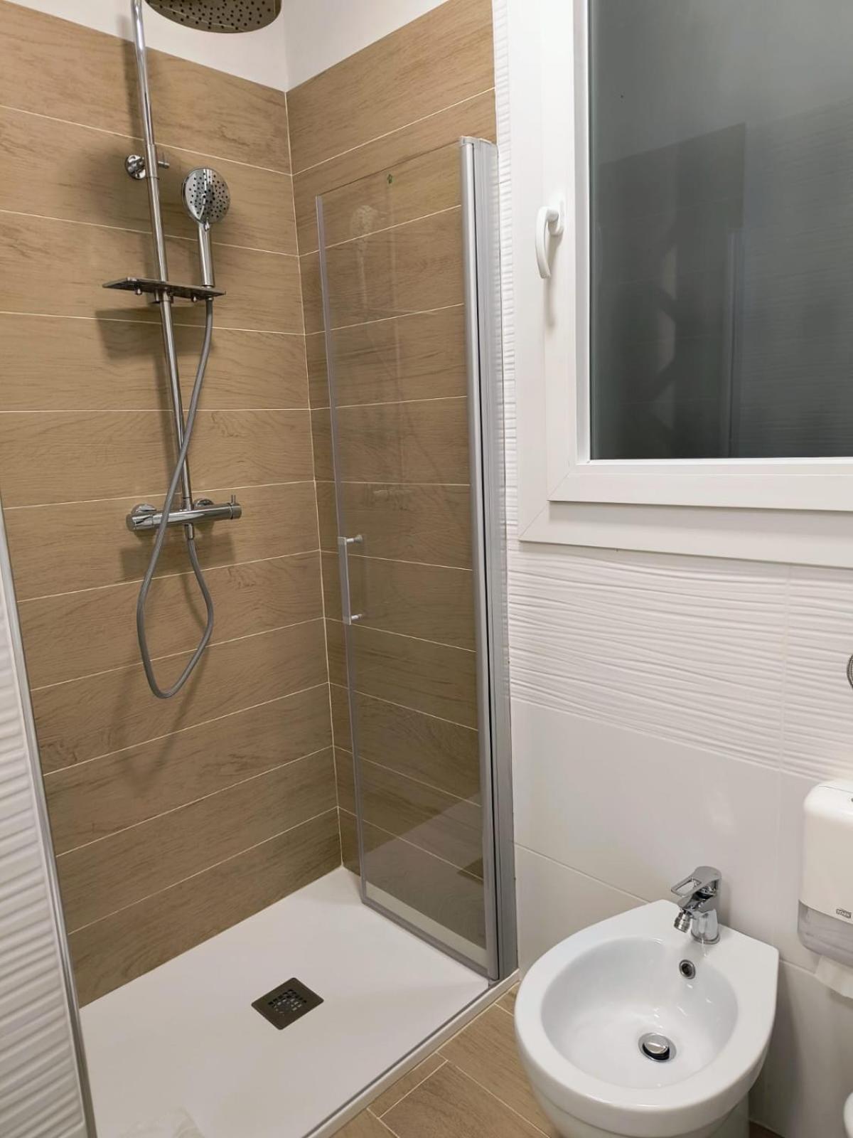 50 Tourist House Bologna - Pratello - Self Check-In Apartment Ngoại thất bức ảnh