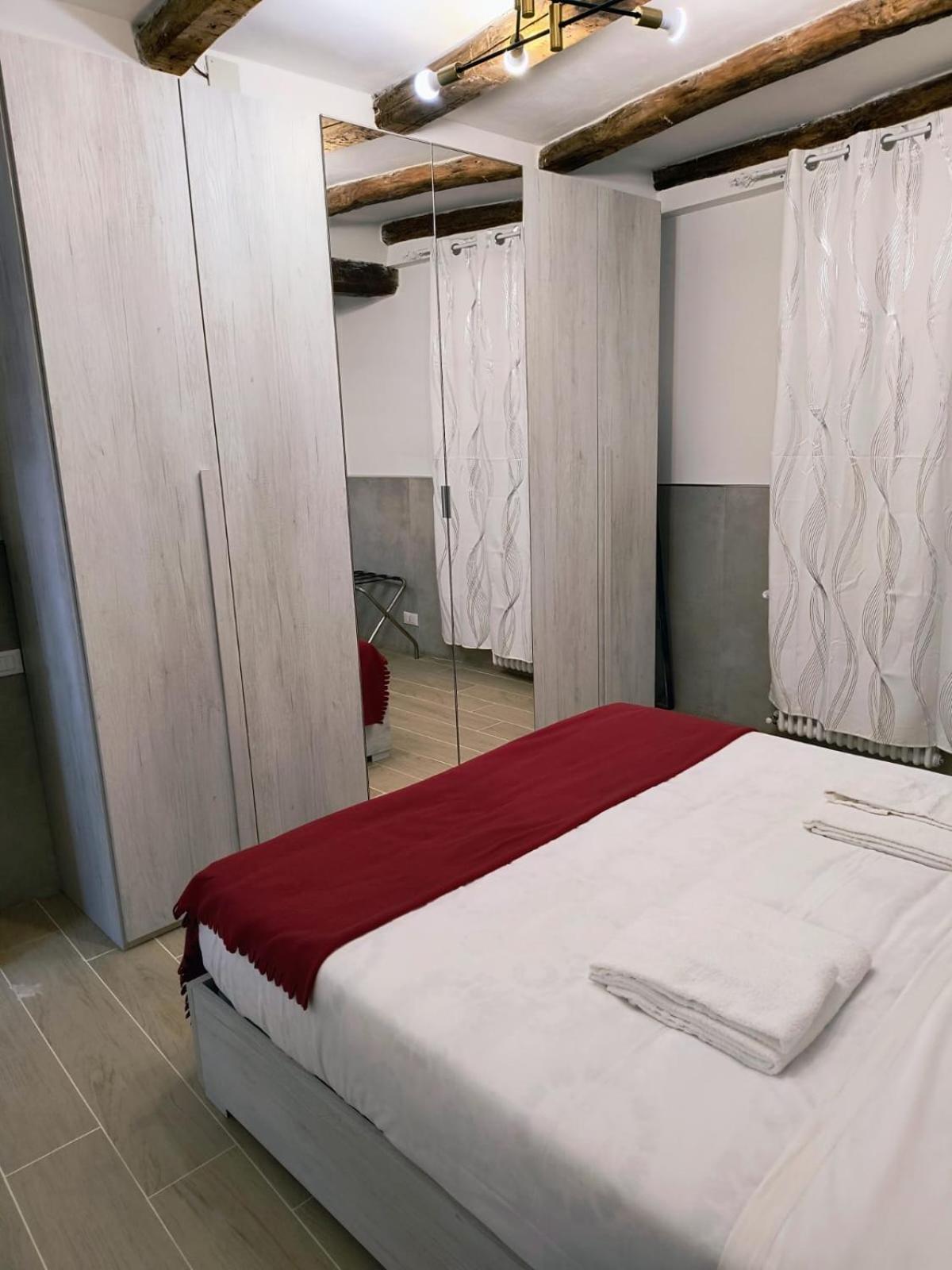 50 Tourist House Bologna - Pratello - Self Check-In Apartment Ngoại thất bức ảnh