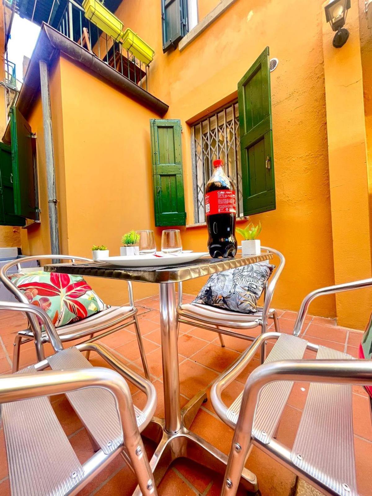 50 Tourist House Bologna - Pratello - Self Check-In Apartment Ngoại thất bức ảnh